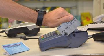 image for Auxílio emergencial do estado vai ser distribuído em cartões de débito