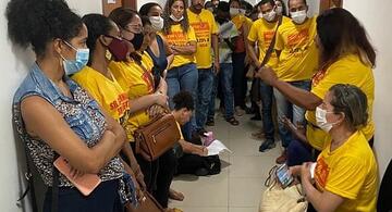 image for Professores desocupam Secretaria da Educação de Feira após horas de protesto