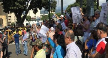 Personas en manifestaciones en Bucaramanga 