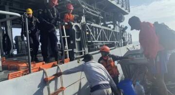 image for Pescadores fueron rescatados en aguas del Pacífico