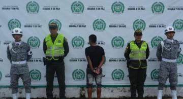 Capturado sujeto por acceso carnal abusivo con menor de Personas en una foto de judializacion