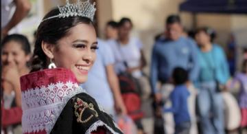 Mujer en carnaval en Lima