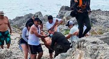 image for Muere turista extranjero  tras ser atacado por un tiburón