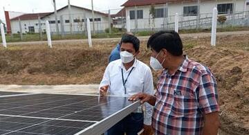 image for Director regional de Energía y Minas visita la planta de energía fotovoltaica