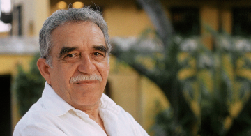 Gabriel Garcia Marquez en foto de camisa blanca