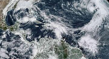 image for Emiten alerta por onda tropical que se convertiría en ciclón
