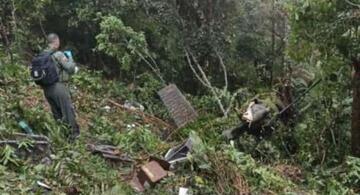 image for Primeras imágenes del helicóptero que cayó en Antioquia