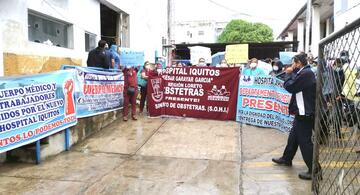 image for Trabajadores del hospital protestaron  por mal estado del local de contingencia