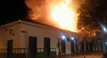 image for Tres casas afectadas por incendio en Santa Fe de Antioqui