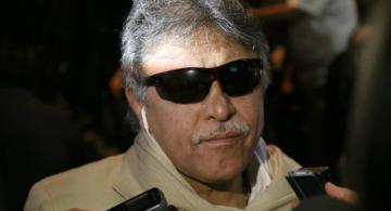 Santrich dando declaraciones a la prensa colombiana 