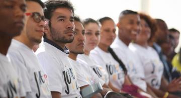 Personas en un evento de Jóvenes en Accion