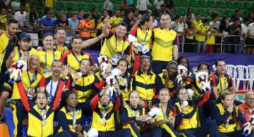 Deportistas colombianos en un estadio