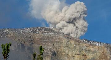image for  Volcán Nevado del Ruiz continúa "inestable