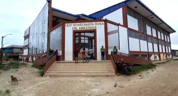 image for Protestan por falta de maestros en el colegio santa rosa del Amazonas