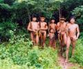 Indigena en la selva