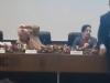 Pessoas em uma sessao de deputados