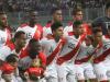 Selccionado de futbol peruano en una foto en un estadio