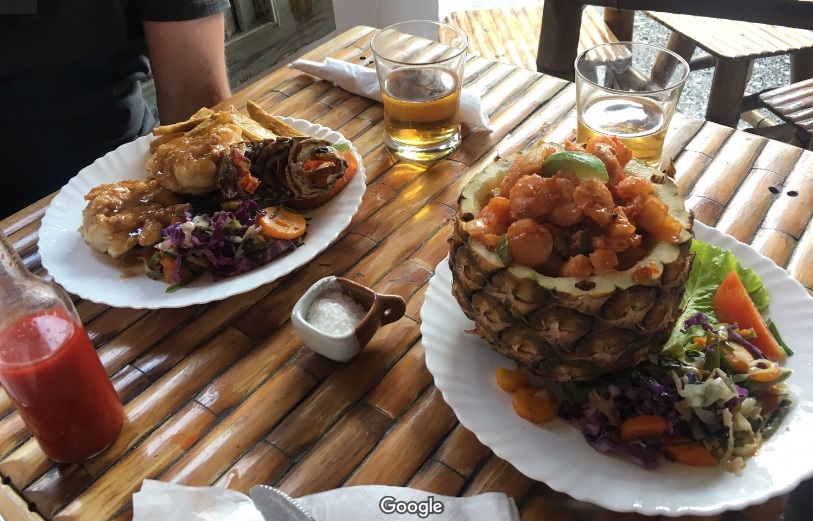 Platos de un restaurante de Cuba