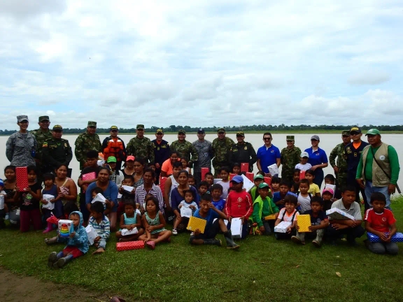 POLICÍA ACOMPAÑA LA NAVIDAD EN AMAZONAS image for POLICÍA ACOMPAÑA LA NAVIDAD EN AMAZONAS